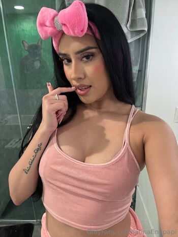latinafinapapi nude photo #5