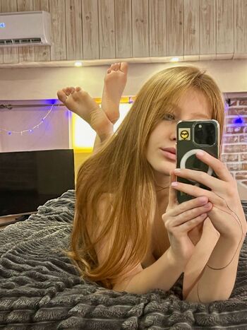LILLA REED nude photo #1
