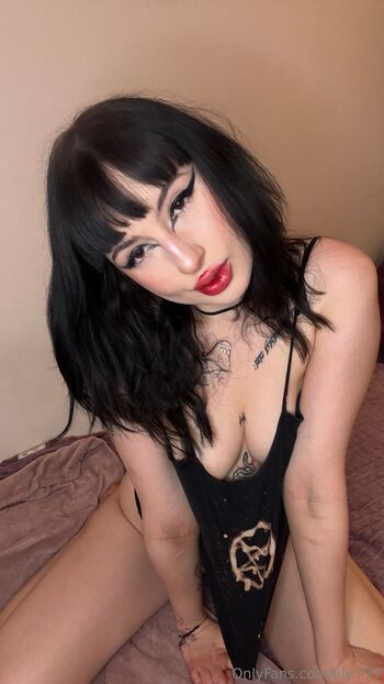 lily.777 nude photo #10