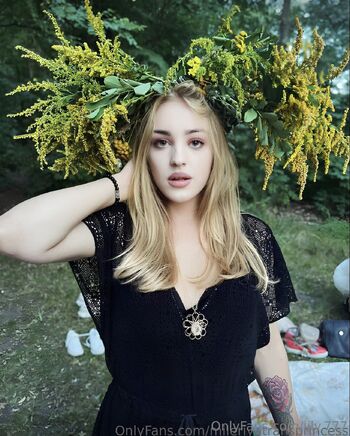 lily.777 nude photo #30