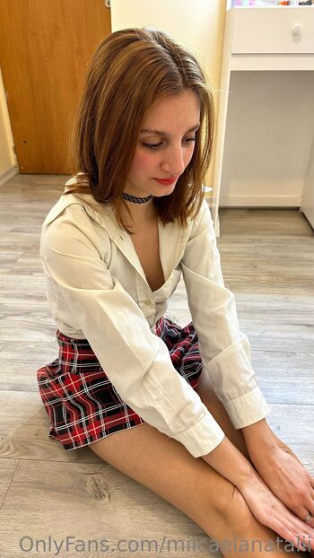lily.hop nude photo #17