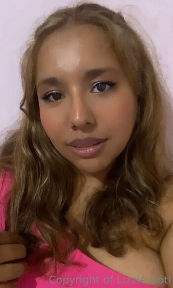 L i z z i e / lizgoti nude photo #24