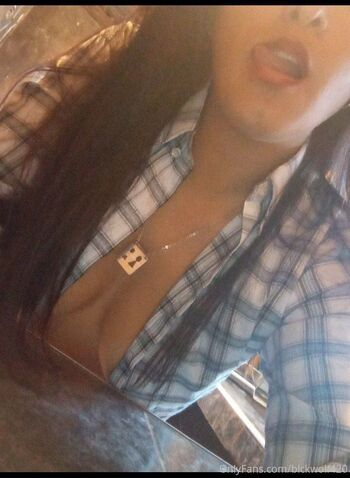 lobanegra420 nude photo #20