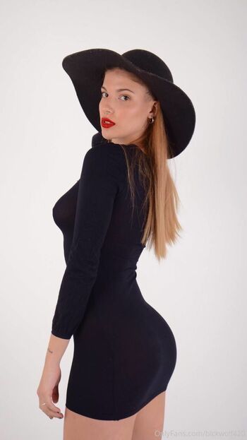 lobanegra420 nude photo #27
