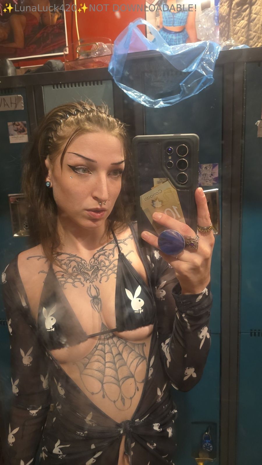 lunaluck420 nude photo #1
