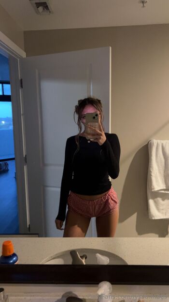 lyssa.maes nude photo #7