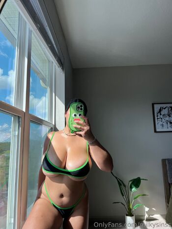 mimi / milkysinss nude photo #13