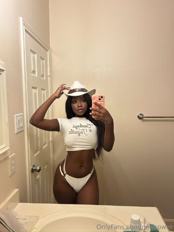 millisowet nude photo #1