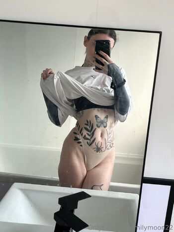 milymoon22 nude photo #8