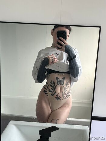milymoon22 nude photo #9