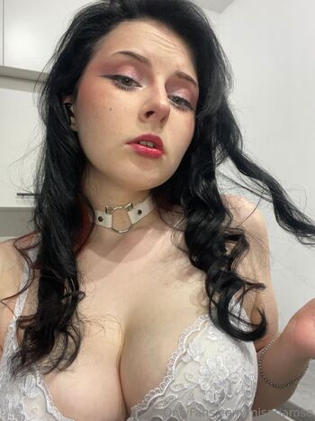 Aria Ros / misariarose nude photo #5
