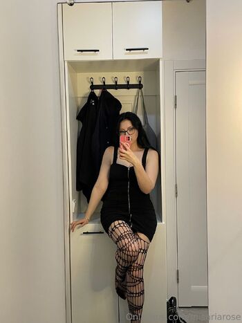 Aria Ros / misariarose nude photo #10