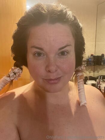 misshoneypotts nude photo #5