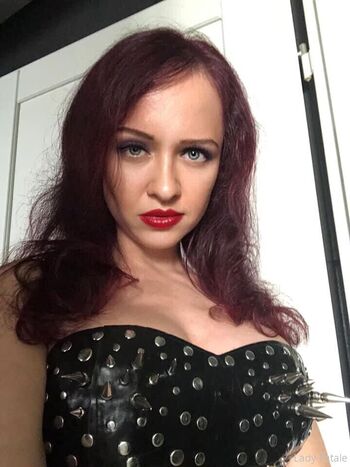 LADY FATALEMOST INTERACTIVE FEMDO / mistresslfatale nude photo #20