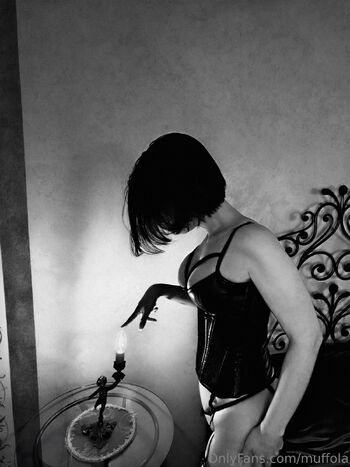 muffola nude photo #32