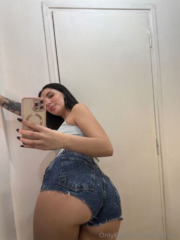 nahiaraxo nude photo #12