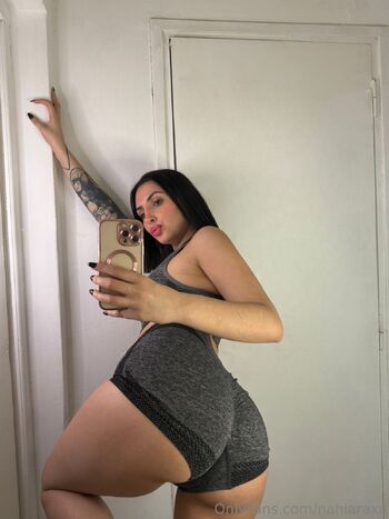 nahiaraxo nude photo #16