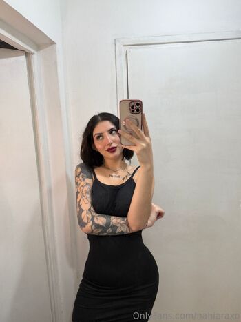 nahiaraxo nude photo #22