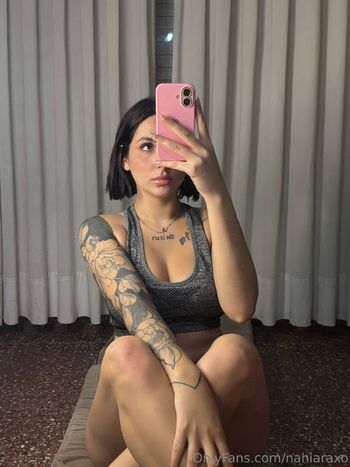 nahiaraxo nude photo #24