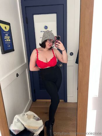 nyxxiepixie nude photo #10