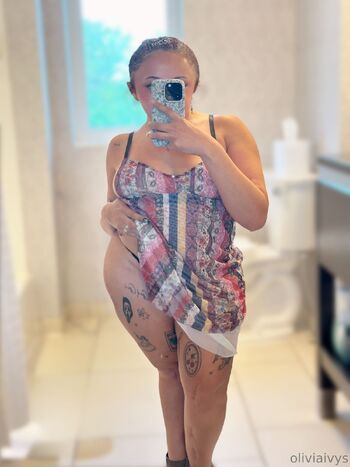 oliviaivys nude photo #2
