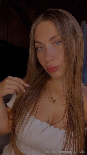 Vika / onlycutevika nude photo #12