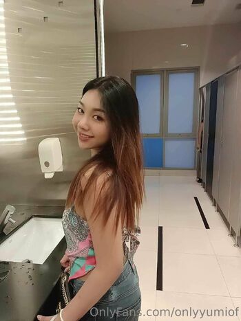 Yumi / onlyyumiof nude photo #11