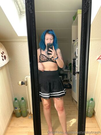 NO. 1 HAIRY Goth PUSSY / pastelskytrash nude photo #15