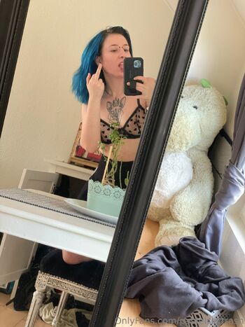 NO. 1 HAIRY Goth PUSSY / pastelskytrash nude photo #16