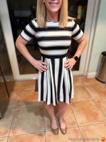 Mrs Robinson / peachhautewife nude photo #32