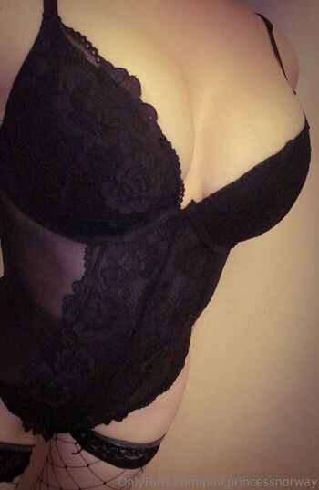 pinkprincessnorway nude photo #9