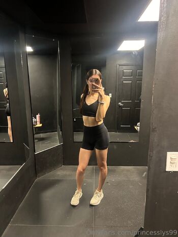 Elysi / princesslys99 nude photo #32