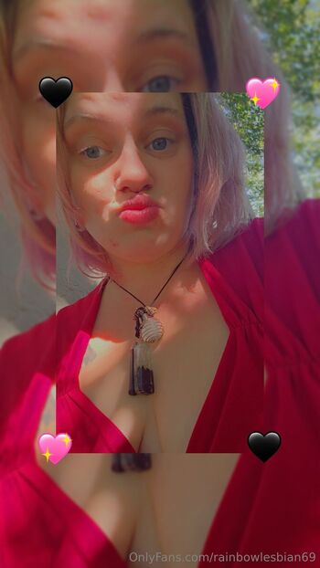 Godskitten6 / rainbowlesbian69 nude photo #13