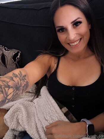 Ash / sexyash.69 nude photo #10