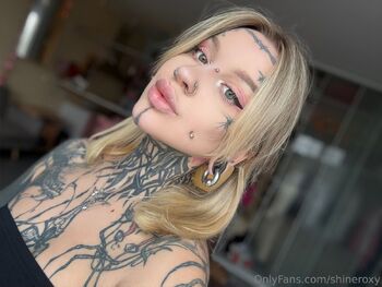 Roxy Moo / shineroxy nude photo #19
