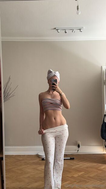 Sinzor nude photo #15