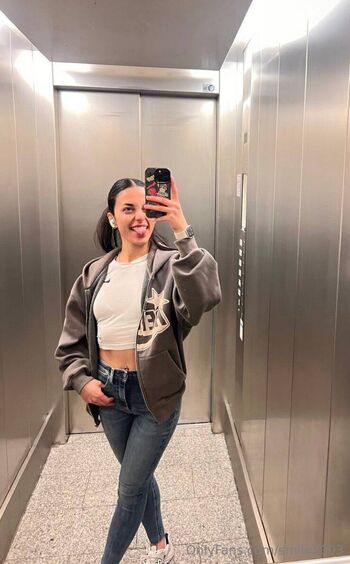 OnlyFans / smile2003 nude photo #1