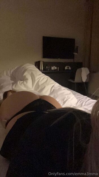 Emma / snowbunniie666 nude photo #17