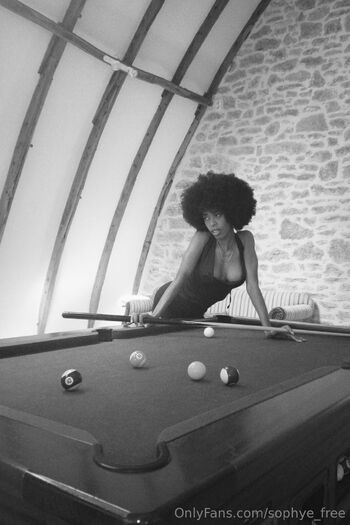 Sexy Ebony / sophye_free nude photo #11