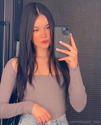 Stepsis Mia just turned 18 / stepsis_mia nude photo #8