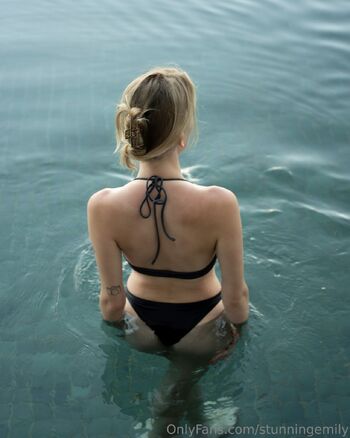 Emily / stunningemily nude photo #30
