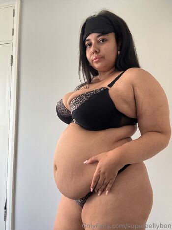 superbellybon nude photo #4