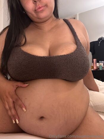 superbellybon nude photo #9