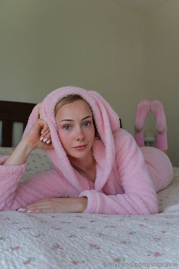 Rave / supravie nude photo #30