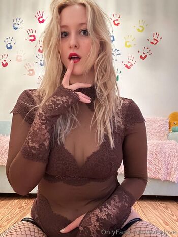 svealove nude photo #5