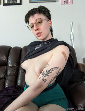 Celest / swaggy_aliens nude photo #40