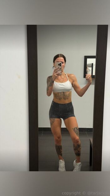 taragracex nude photo #6