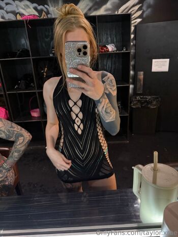 Taylor Ra / taylor.xrae nude photo #10