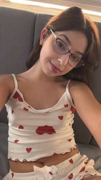 tess.brw nude photo #1