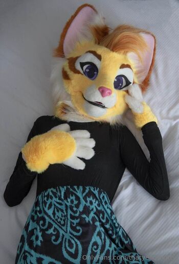 Kitty / thatyellowkitty nude photo #2